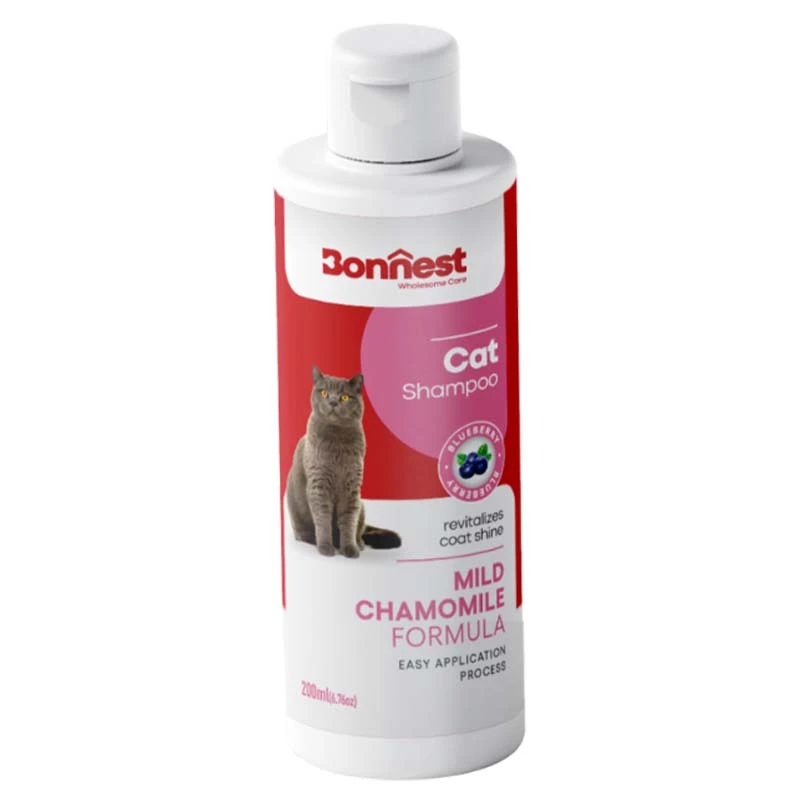 Bonnest Revitalizes Coat Shine Cat Shampoo With Blueberry and Mild Chamomile Formula